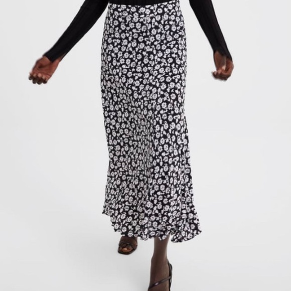 Zara daisy skirt Clearance